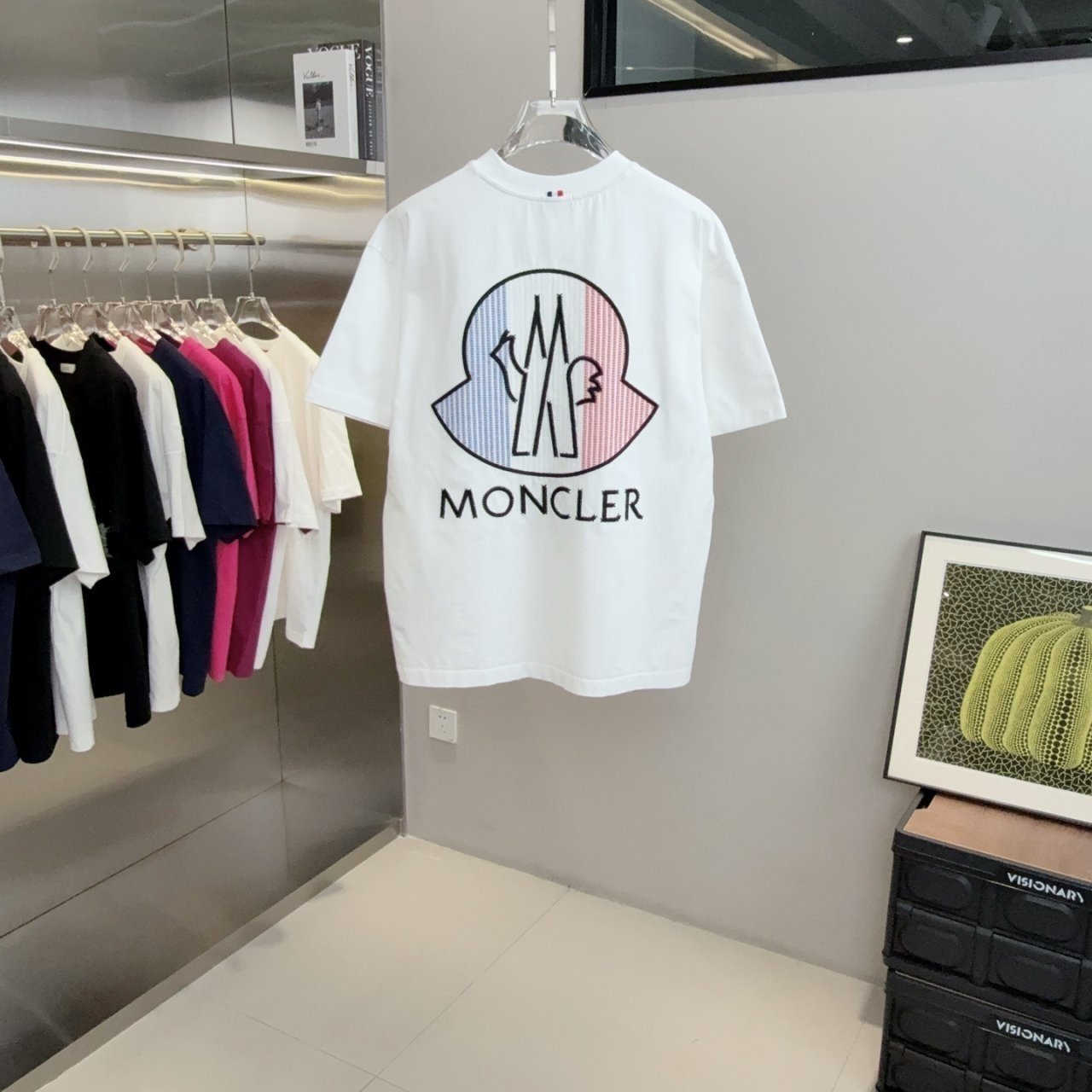 몽클 센터자수로고 티셔츠