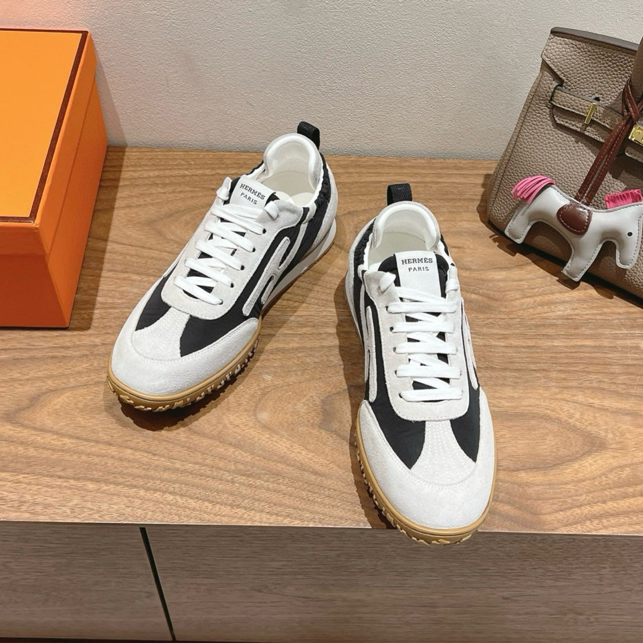 에르메* Jet스니커즈