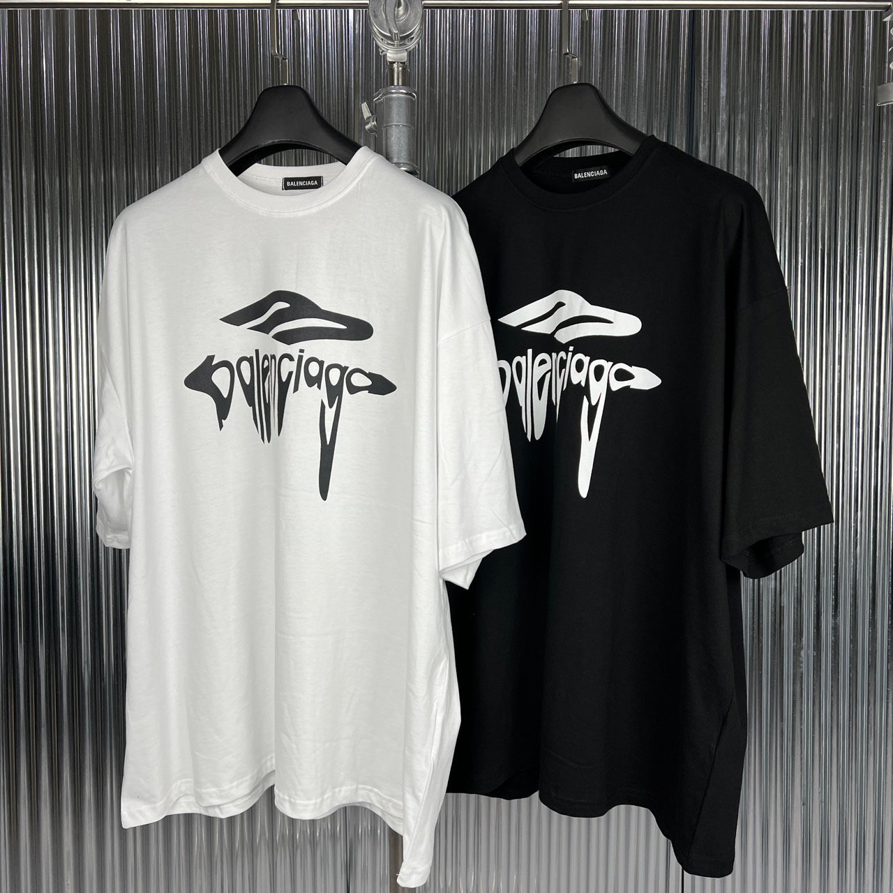 발렌시아가 25s/s 쓰리비 반팔