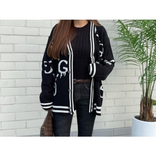  구* 로고 라인 가디건