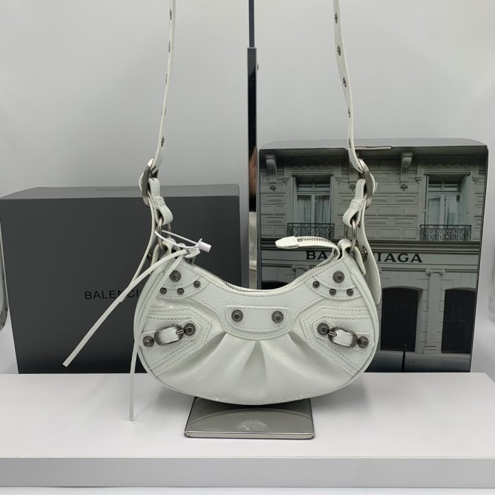 발렌시아가. 르 카골