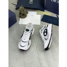 디올 B30 카운트다운 테크 스니커즈