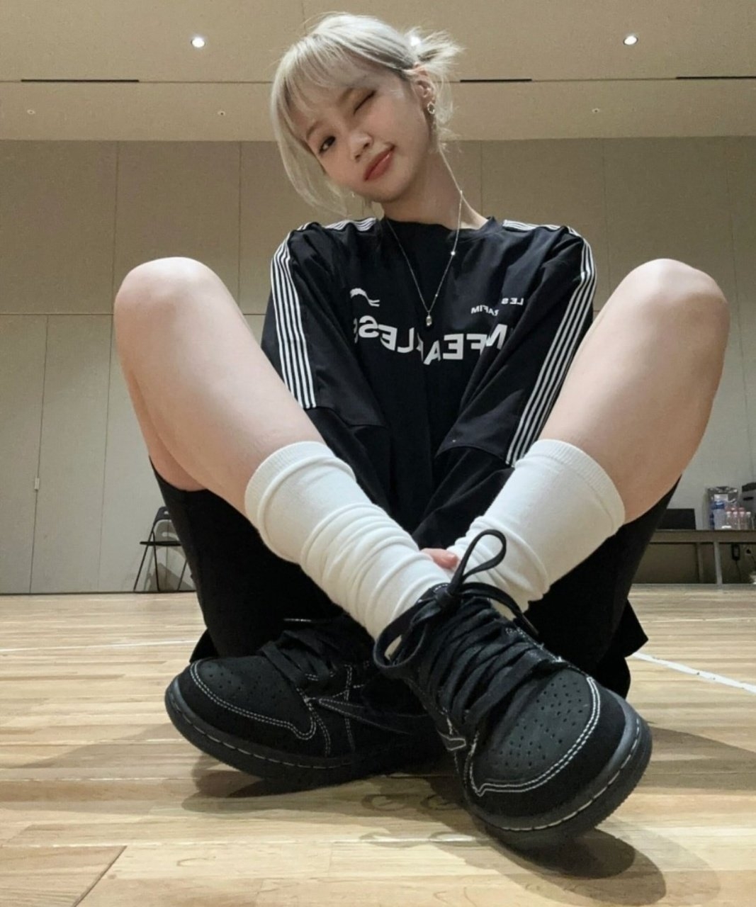 나이키X트레비스스캇 조던1  블랙 팬텀 (풀박스구성)