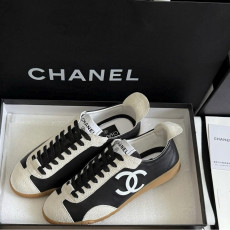 샤넬 엠보스드 스웨이드 카프스킨 스니커즈