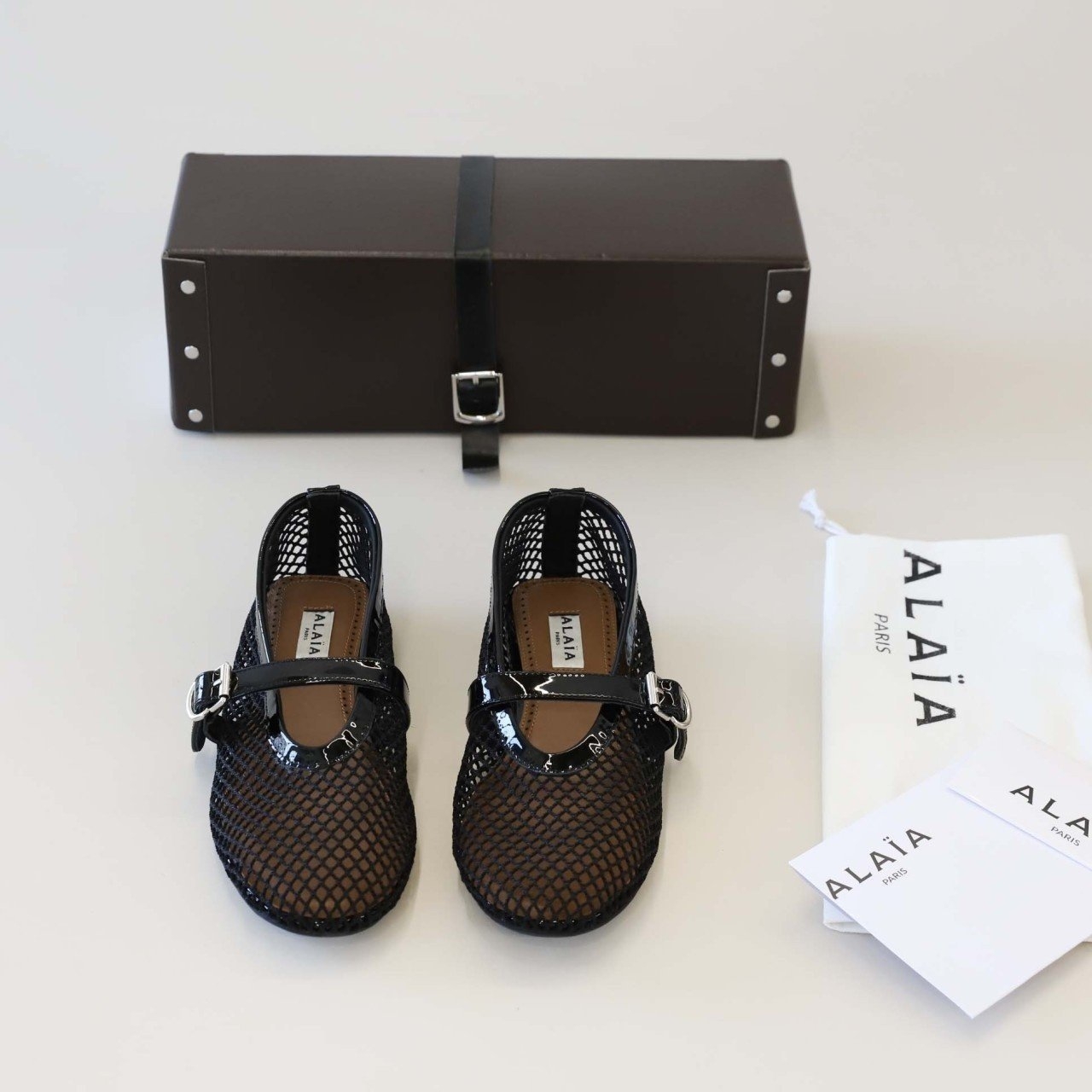 알라이아 플랫 피시넷 빌레리나 메쉬 슈즈