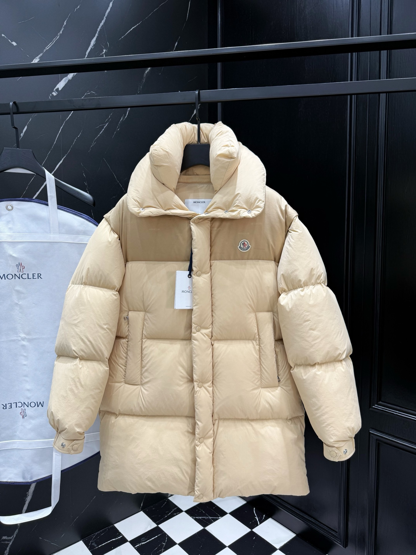 몽클레어 25fw 탈부착 롱패딩